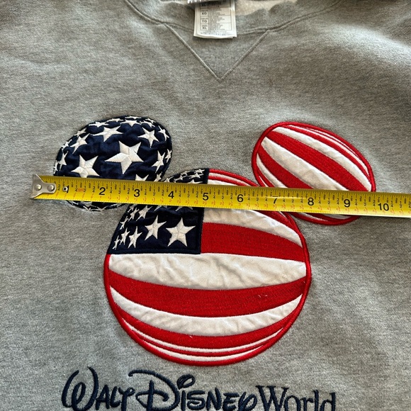 Vintage- Disney World - Epcot Sweatshirt - Size XL - Picture 4 of 7